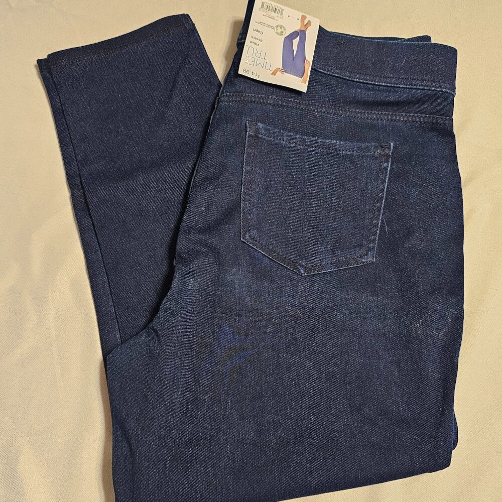 NWT Time and Tru Capri Jegging